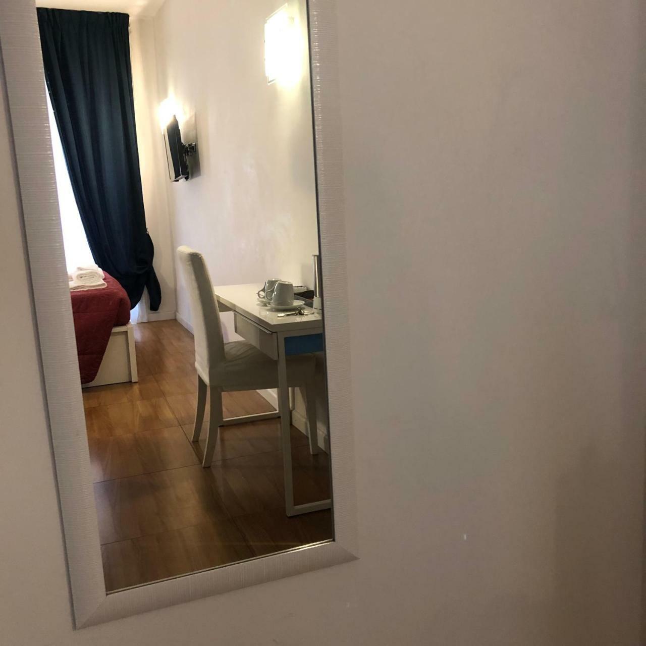 Residenza Giulia Al Colosseo Рим Екстер'єр фото